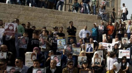 SCORES OF PALESTINIAN HUNGER STRIKERS MOVED TO HOSPITALS