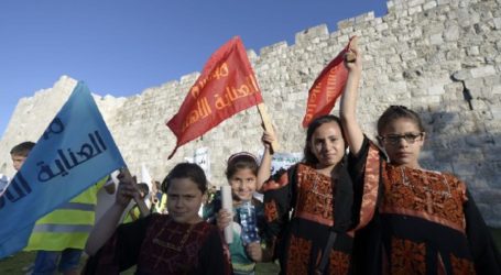 PALESTINIANS RALLY IN JERUSALEM TO WELCOME RAMADAN