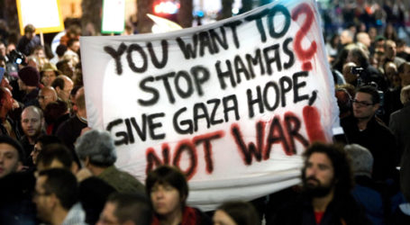THOUSANDS OF TEL AVIV DEMONSTRATORS CONDEMN ISRAEL’S WAR ON GAZA