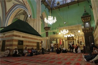 ISRAEL BANS MUSLIMS FROM IBRAHIMI MOSQUE BEGINNING TUESDAY