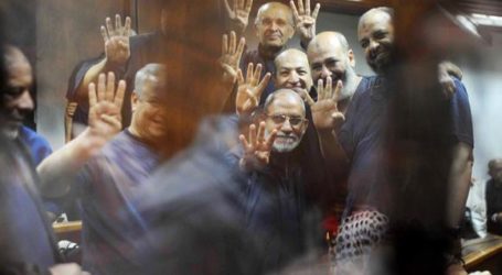 EGYPT COURTS JAIL NEARLY 100 MURSI BACKERS
