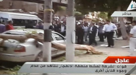 BLAST NEAR EGYPTIAN FOREIGN MINISTRY KILLING TWO POLICEMEN