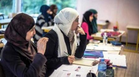 UK GOVERNMENT TO OFFER MUSLIM STUDENTS SHARIA-FRIENDLY LOANS