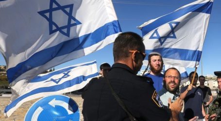 ISRAEL MOVES TO EXTEND LAW TO OCCUPIED WEST BANK SETTLERS