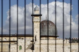 al-aqsa-mosque-through-bars