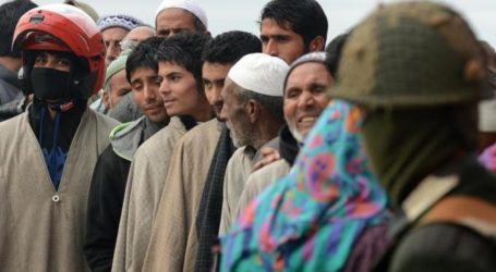 THOUSANDS LINE UP TO VOTE IN KASHMIR