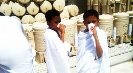 THE SIGNIFICANCE OF THE ADAB OF DRINKING ZAMZAM