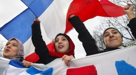 UN Criticizes French Decision to Ban Abayas in Schools