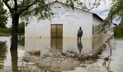MALAWI MUSLIMS LEAD FLOODS RELIEF EFFORTS