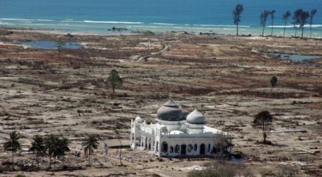 INDONESIA’S MIRACLE MOSQUE SURVIVES TSUNAMI