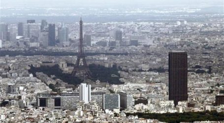 PARIS POLICE ARREST THREE  AL-JAZEERA JOURNALISTS FOR FLYING DRONE