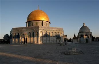 ISRAELI POLICE DETAIN FIVE PALESTINIAN WOMEN AT AL-AQSA