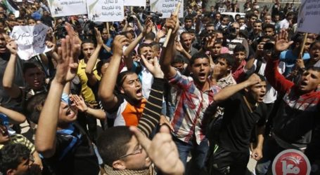 HAMAS POLICE BEAT, ARREST PROTESTERS AT GAZA RALLY