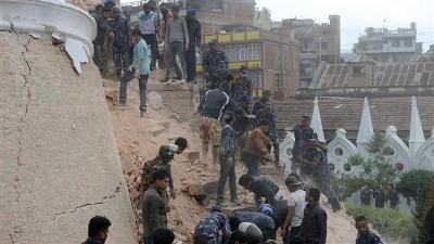 AT LEAST 876 KILLED IN MASSIVE QUAKE IN NEPAL