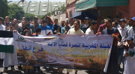 MOROCCAN ACTIVISTS PROTEST AGAINST PERES’ VISIT
