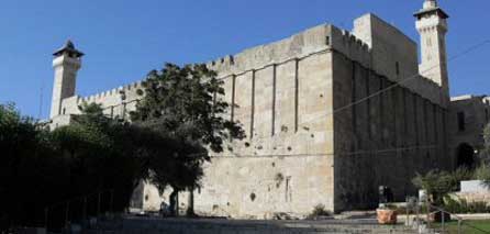 Israeli Military Prevents Maintenance Works at Hebron’s Ibrahimi Mosque