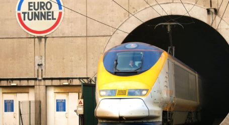 REFUGEE ELECTROCUTED IN CHANNEL TUNNEL EN ROUTE TO UK