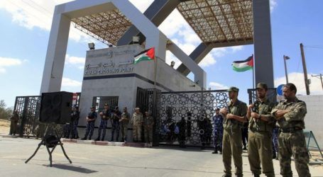 STRANDED PALESTINIANS CALL FOR OPENING RAFAH CROSSING