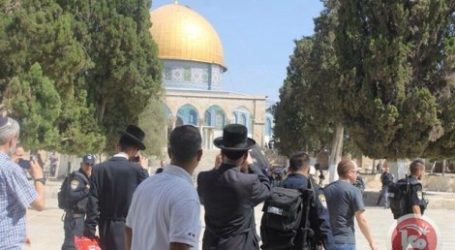 PALESTINIAN MK VISITS AQSA, SETTLERS ATTEMPT PRAYERS AT COMPOUND
