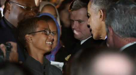 AHMED “THE HOMEMADE CLOCK MAKER” MEETS OBAMA