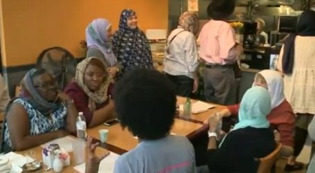 COMMUNITY MEMBERS SUPPORT MUSLIM WOMAN WHO WAS ATTACKED IN US