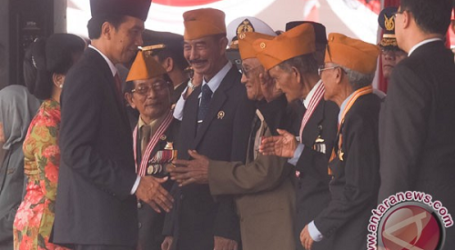 PRESIDENT LEADS HEROES’ DAY CEREMONY IN SURABAYA