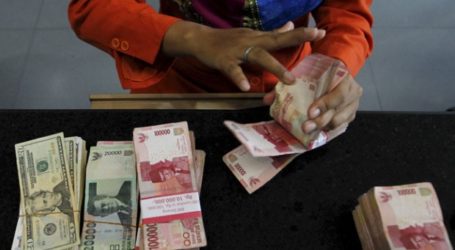 Rupiah Weakens to Rp14,815 on Monday Afternoon