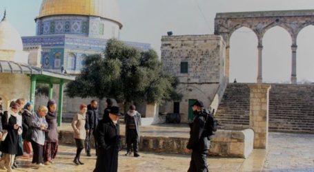 Palestinian Figures Hold News Conference On Aqsa Mosque in Jerusalem