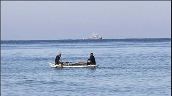 Israeli Forces Detain 2 Palestinian Fishermen Off Gaza Coast