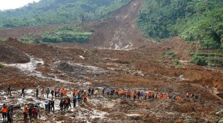 Landslides, Floods Kill 35 on Indonesia’s Java Island