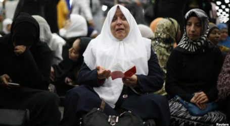 Mourners of All Faiths Attend Traditional Muslim Funeral for Muhammad Ali