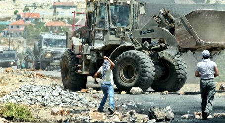 Israel Demands Bedouin Village Pay over $500,000 in Demolition Costs