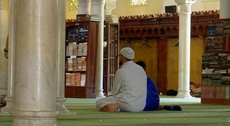 French Muslims Fear State Aims to Control Their Faith