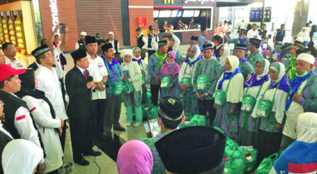 Religious Affairs Minister Bids Farewell to Pilgrims Heading to Holy Land