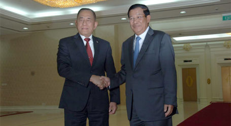 Indonesian Defense Minister Proposes Military MoU with Cambodia