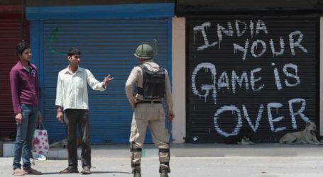 One Month on, Kashmir Remains Caught Between Curfew and Shutdown