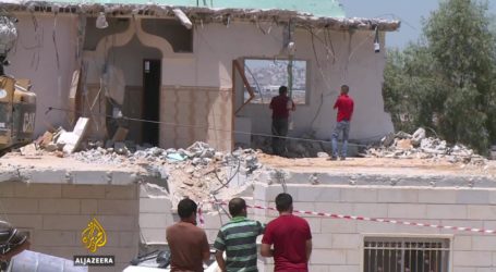 Israel Razes West Bank Homes of Palestinian Attackers