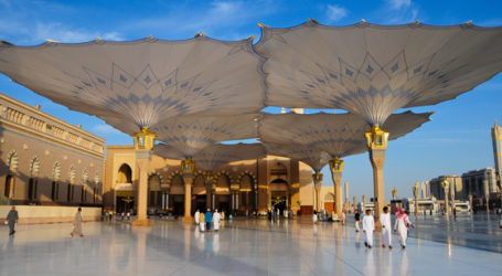 Muslim Pilgrims Flock to Medina after Performing Hajj