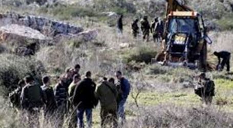 Israeli Army Seizes Agricultural Road in Qaryut Village for Settlers