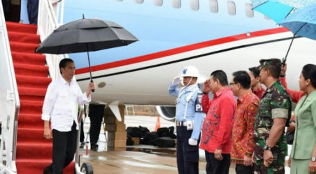President Jokowi Inaugurates Floating Grand Mosque in North Kayong District