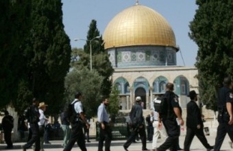 Israel Facilitates Entry of Jews into at Al-Aqsa, Shuts Down Ibrahimi Mosque to Muslims