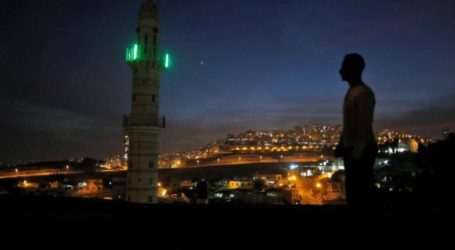 Israeli Parliament Approves Bill to Muffle Muslim Call for Prayer