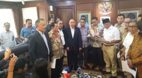 Four Party Factions Agree to Exercise Right to Investigate
