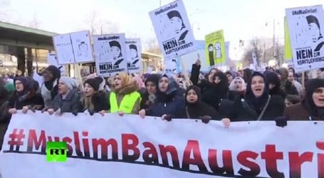 3.000 Muslims Women Protest In Vienna Against Face-Veil Ban Move