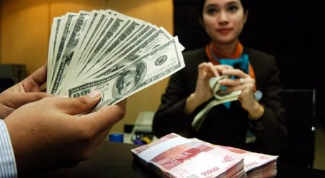 Rupiah Falls 19 Points to Rp13,769 against US Dollar