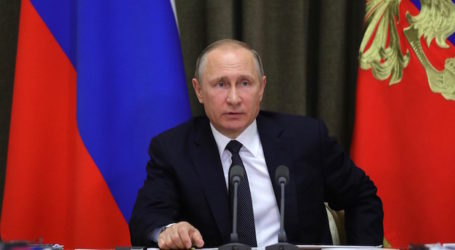 Putin Signs Decree of Dozens of Counter-Economic Sanctions