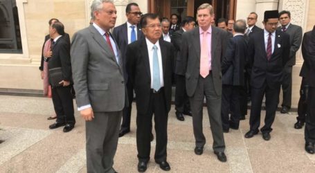 Kalla Delivers Public Discourse on Moderate Islam at Oxford