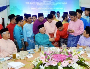 Government Committed to Providing Job Opportunities for Graduates – Najib