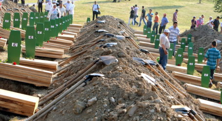 Court Rules Dutch State Responsible for Death of 300 Muslims in Srebrenica