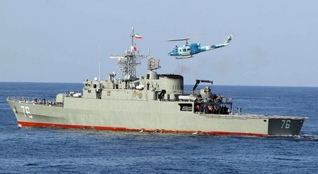 Iran Sends Warships to Oman amid Gulf Dispute